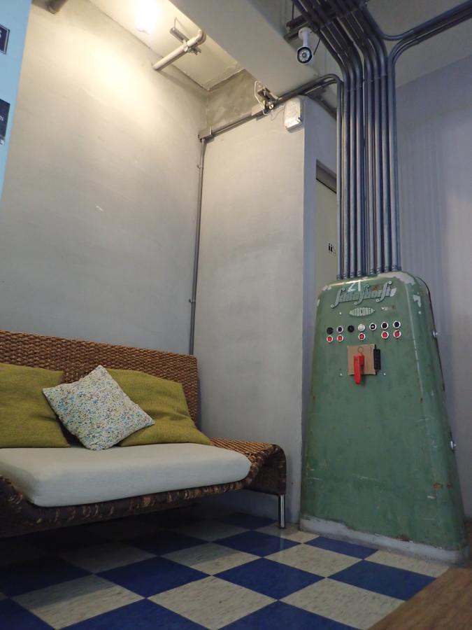 City Hut 1828 Tainan Exterior photo