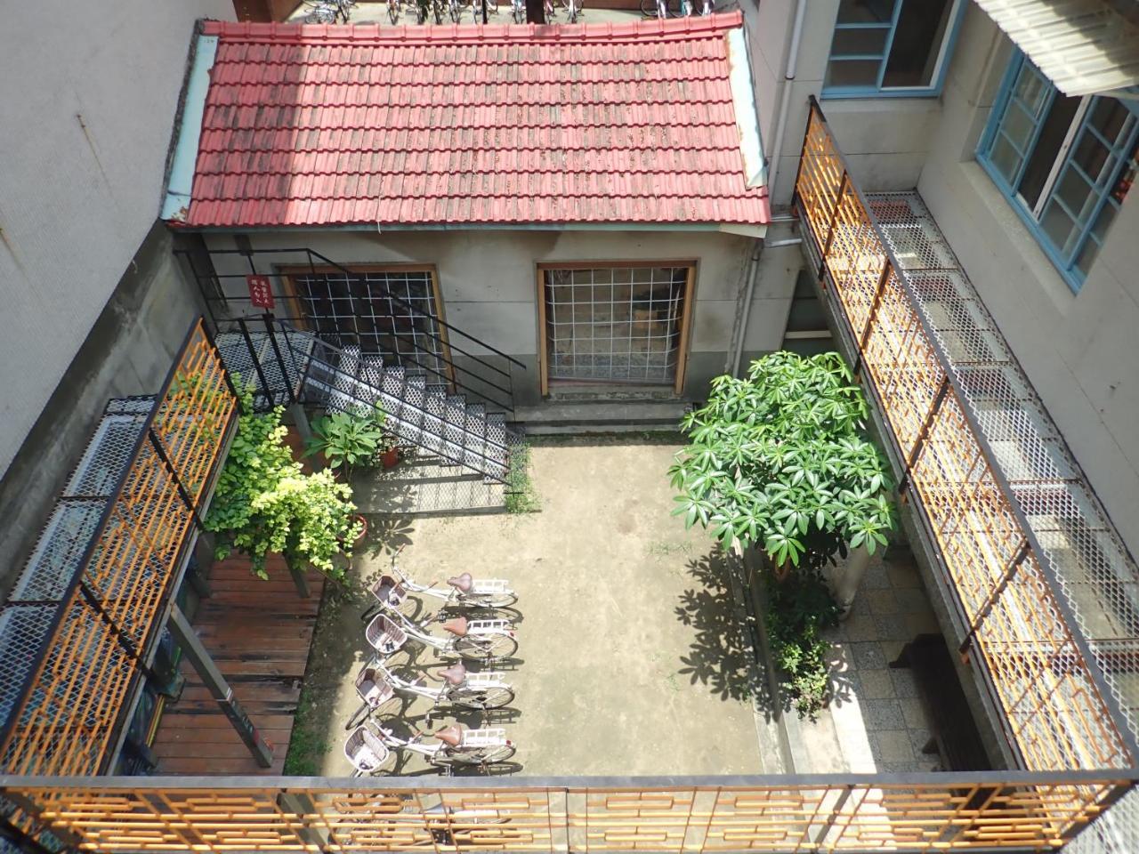 City Hut 1828 Tainan Exterior photo